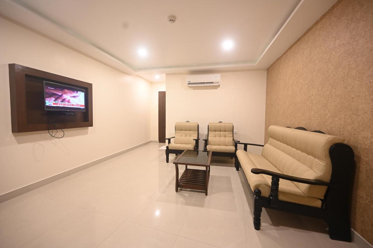 Hotel Bhagavath Gardens Chengannur Kültér fotó