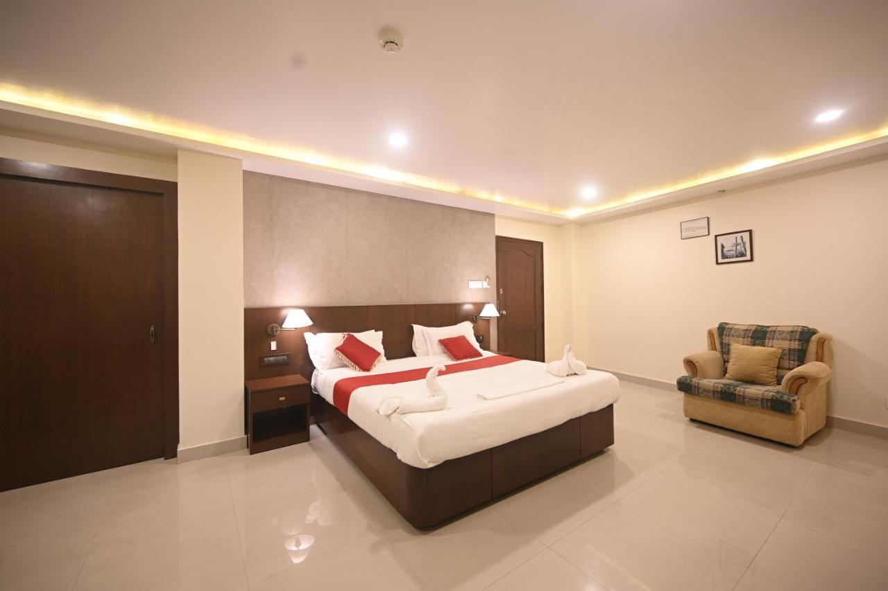 Hotel Bhagavath Gardens Chengannur Kültér fotó