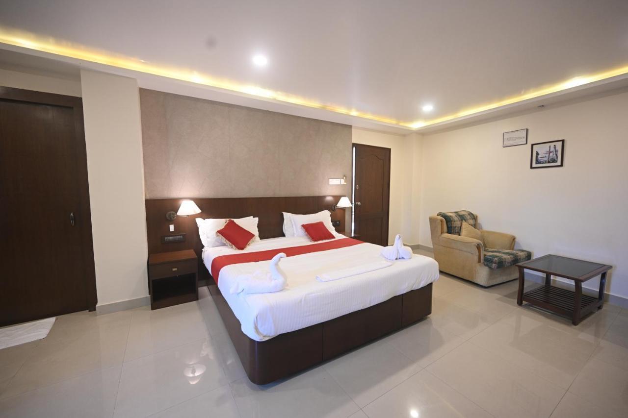 Hotel Bhagavath Gardens Chengannur Kültér fotó