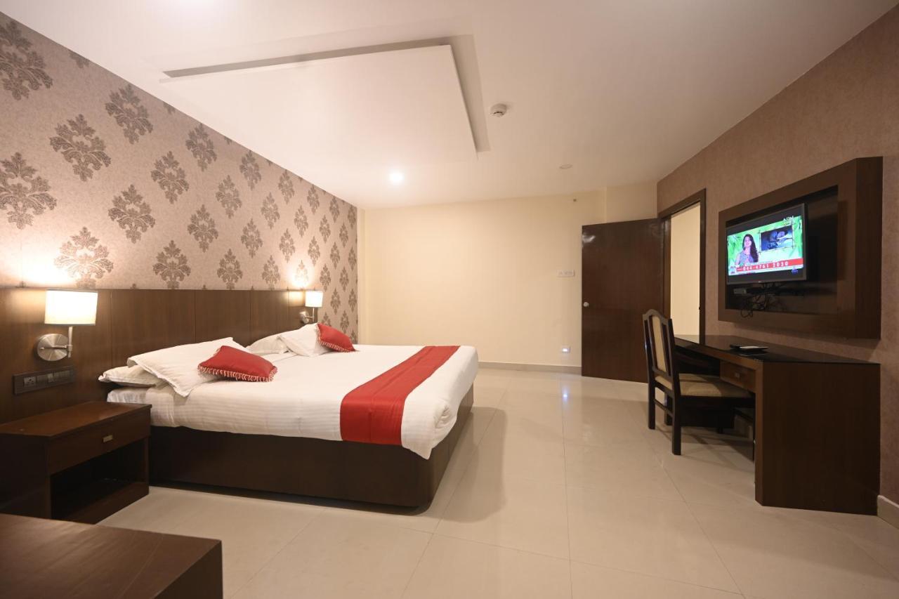 Hotel Bhagavath Gardens Chengannur Kültér fotó