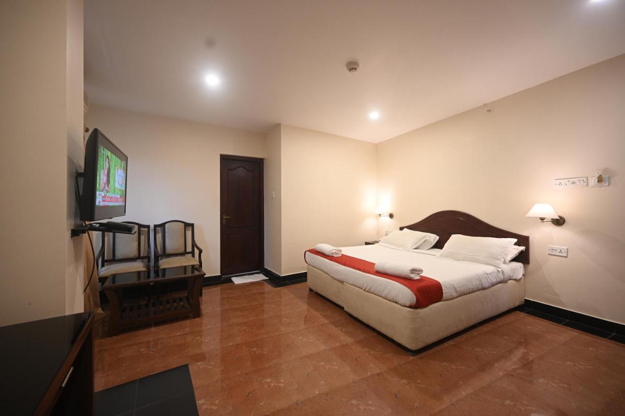 Hotel Bhagavath Gardens Chengannur Kültér fotó