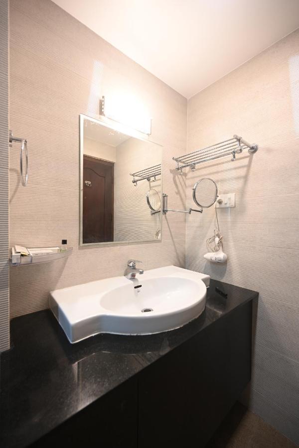 Hotel Bhagavath Gardens Chengannur Kültér fotó